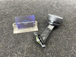 Gebruikte Oliedop BMW 5 serie (F10) 550i xDrive V8 32V TwinPower Turbo Prijs € 24,95 Inclusief btw aangeboden door Van Kronenburg Engines