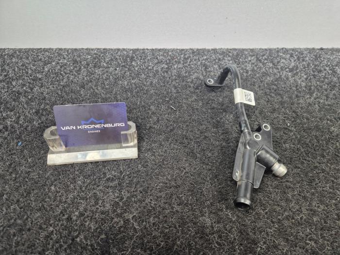 Waterpijp van een Mercedes-AMG GLE AMG (W166) 5.5 63 AMG V8 32V 4-Matic 2016