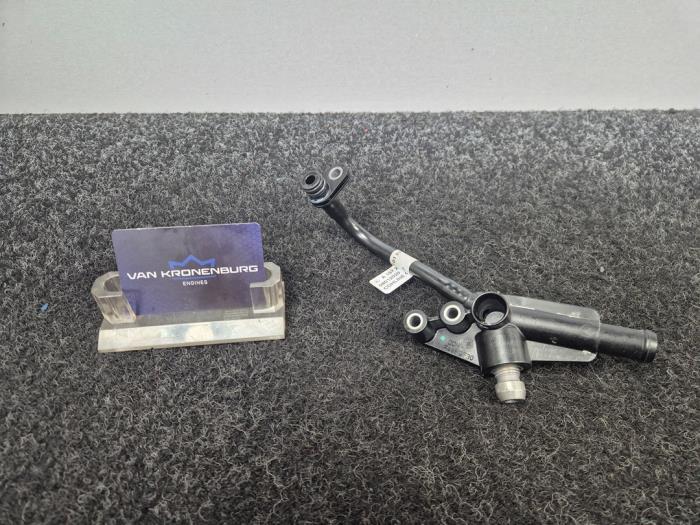 Waterpijp van een Mercedes-AMG GLE AMG (W166) 5.5 63 AMG V8 32V 4-Matic 2016