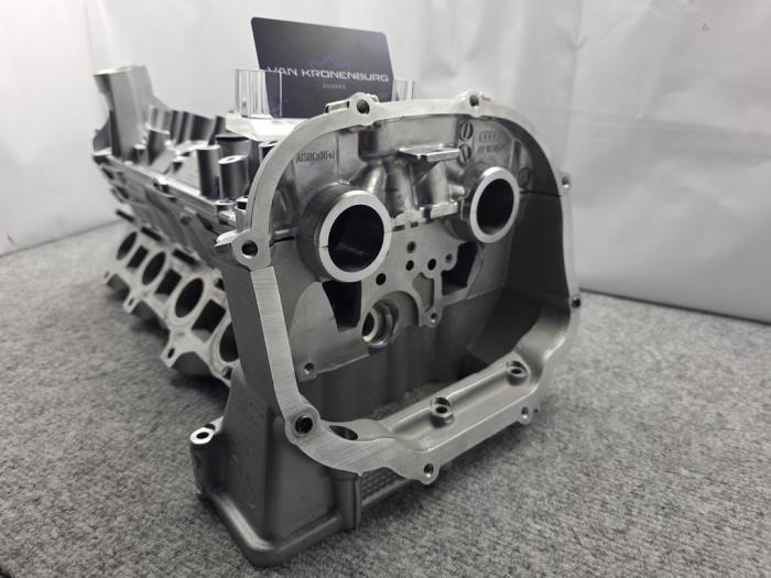 Cilinderkop van een Audi RS6