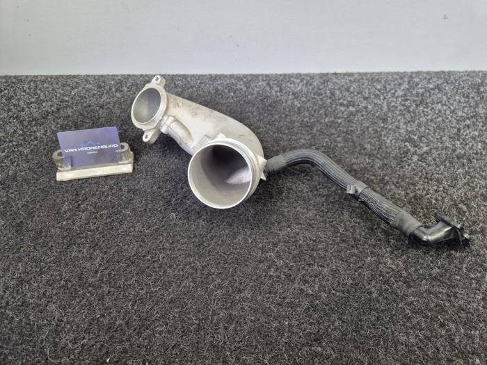Gebruikte Intercooler Buis Audi RS 3 Sportback (8VA/8VF) 2.5 TFSI 20V Quattro Prijs € 49,95 Inclusief btw aangeboden door Van Kronenburg Engines