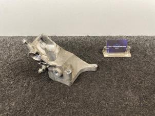 Gebruikte Motorrubber Mercedes ML III (166) 4.7 ML-500 BlueDirect 32V 4-Matic Prijs € 89,95 Inclusief btw aangeboden door Van Kronenburg Engines