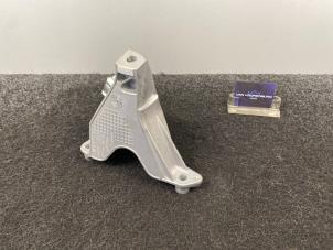 Gebruikte Motorsteun Porsche Panamera (971G) 4.0 V8 32V Turbo S E-Hybrid Prijs € 99,95 Inclusief btw aangeboden door Van Kronenburg Engines