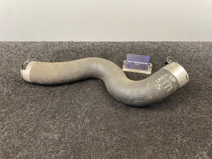 Gebruikte Intercooler Buis BMW 1 serie (F20) 118i 1.5 TwinPower 12V Van Prijs € 29,95 Inclusief btw aangeboden door Van Kronenburg Engines