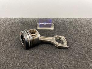 Gebruikte Zuiger BMW 5 serie (G30) 530d 3.0 TwinPower Turbo 24V Prijs € 99,99 Inclusief btw aangeboden door Van Kronenburg Engines