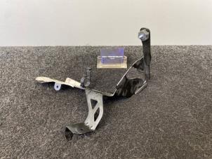 Nieuwe Radiateurbalk Mercedes A-Klasse AMG (W176) 2.0 A-45 AMG Turbo 16V 4-Matic Prijs € 108,90 Inclusief btw aangeboden door Van Kronenburg Engines