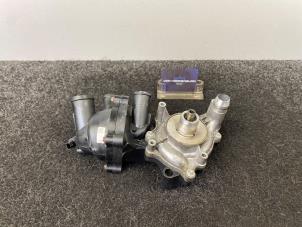 Gebruikte Waterpomp Audi RS 5 (8T3) RS5 4.2 V8 32V Prijs € 139,95 Inclusief btw aangeboden door Van Kronenburg Engines
