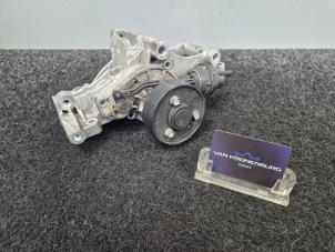 Gebruikte Waterpomp BMW 5 serie (G30) 530d 3.0 TwinPower Turbo 24V Prijs € 59,96 Inclusief btw aangeboden door Van Kronenburg Engines