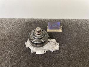 Gebruikte Waterpomp Mercedes Vito (639.6) 2.2 110 CDI 16V Euro 5 Prijs € 34,94 Inclusief btw aangeboden door Van Kronenburg Engines
