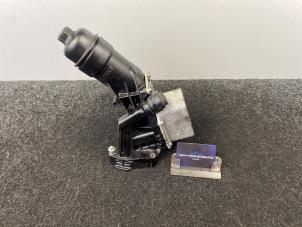 Gebruikte Oliefilterhuis BMW 3 serie (F30) 320d 2.0 16V Prijs € 74,95 Inclusief btw aangeboden door Van Kronenburg Engines