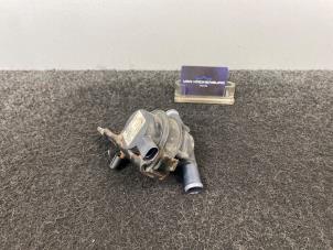 Gebruikte Extra waterpomp Audi A6 Avant (C5) 2.4 V6 30V Prijs € 50,00 Inclusief btw aangeboden door Van Kronenburg Engines