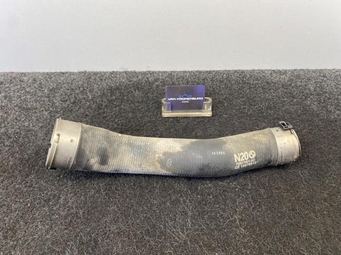 Gebruikte Intercooler Buis BMW 3 serie (F30) 320i 2.0 16V Prijs € 19,95 Inclusief btw aangeboden door Van Kronenburg Engines