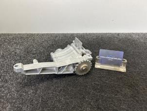 Gebruikte Oliepomp Mercedes E (W212) E-350 CDI BlueEfficiency V6 24V 4-Matic Prijs € 99,99 Inclusief btw aangeboden door Van Kronenburg Engines