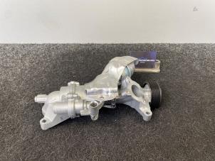 Nieuwe Waterpomp Mercedes C (W204) 1.6 C-180K 16V BlueEfficiency Prijs € 99,99 Inclusief btw aangeboden door Van Kronenburg Engines