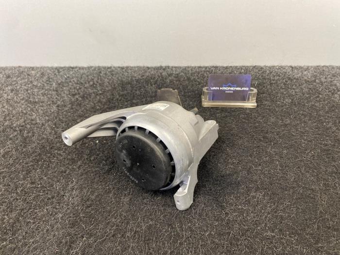 Gebruikte Motorsteun Porsche Panamera (971G) 4.0 V8 32V Turbo Prijs € 121,00 Inclusief btw aangeboden door Van Kronenburg Engines