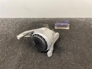 Gebruikte Motorrubber Porsche Panamera (971G) 4.0 V8 32V Turbo Prijs € 121,00 Inclusief btw aangeboden door Van Kronenburg Engines