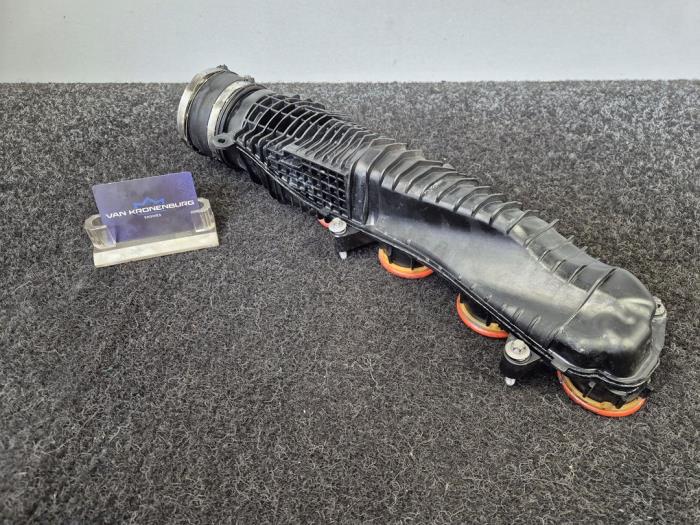 Gebruikte Inlaatspruitstuk Mercedes G AMG (463) 4.0 G 63 AMG V8 32V Prijs € 181,50 Inclusief btw aangeboden door Van Kronenburg Engines