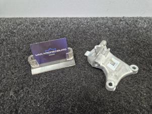 Gebruikte Dynamosteun boven Mercedes G AMG (463) 4.0 G 63 AMG V8 32V Prijs € 20,66 Margeregeling aangeboden door Van Kronenburg Engines