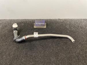 Nieuwe Waterpijp Mercedes A-Klasse AMG (177.0) 2.0 A-45 AMG Turbo 16V 4Matic+ Prijs € 80,01 Inclusief btw aangeboden door Van Kronenburg Engines