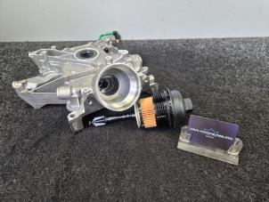 Nieuwe Oliefilterhuis Mercedes E (W213) E-200 2.0 Turbo 16V 4-Matic Prijs € 149,96 Inclusief btw aangeboden door Van Kronenburg Engines