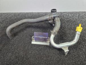 Gebruikte Leiding (diversen) Mercedes C (W205) C-160 1.6 16V Prijs € 29,95 Inclusief btw aangeboden door Van Kronenburg Engines