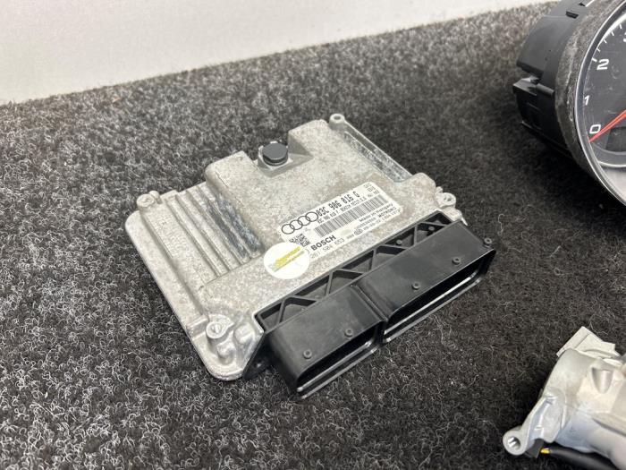 Kontaktslot + computer van een Audi A3 Sportback (8PA) 1.4 TFSI 16V