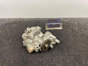 Gebruikte Oliepomp Landrover Range Rover Sport (LW) 5.0 V8 32V SVR Prijs € 121,00 Inclusief btw aangeboden door Van Kronenburg Engines