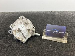 Gebruikte Vacuumpomp Rembekrachtiging Mercedes Vito (639.6) 2.2 111 CDI 16V Prijs € 49,95 Inclusief btw aangeboden door Van Kronenburg Engines