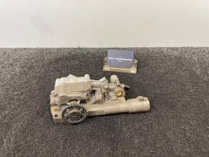 Gebruikte Oliepomp Mercedes A-Klasse AMG (W176) 2.0 A-45 AMG Turbo 16V 4-Matic Prijs € 199,95 Inclusief btw aangeboden door Van Kronenburg Engines