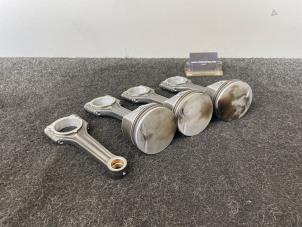 Nieuwe Zuiger Mercedes E (W210) 2.0 E-200K 16V Prijs op aanvraag aangeboden door Van Kronenburg Engines