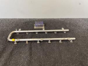 Gebruikte Injector brug Mercedes S (W220) 5.8 S-600L V12 36V Prijs € 149,96 Inclusief btw aangeboden door Van Kronenburg Engines