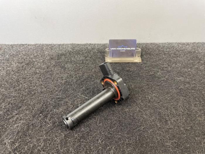 Gebruikte Oliepeil sensor BMW 7 serie (E65/E66/E67) 745i,Li 4.4 V8 32V Prijs € 50,00 Inclusief btw aangeboden door Van Kronenburg Engines