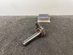 Gebruikte Olie niveau sensor BMW 7 serie (E65/E66/E67) 745i,Li 4.4 V8 32V Prijs € 50,00 Inclusief btw aangeboden door Van Kronenburg Engines