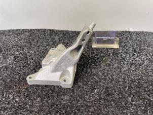 Gebruikte Motorsteun Mercedes S AMG (C217) 5.5 S-63 AMG V8 32V Biturbo 4-Matic Prijs € 54,95 Inclusief btw aangeboden door Van Kronenburg Engines