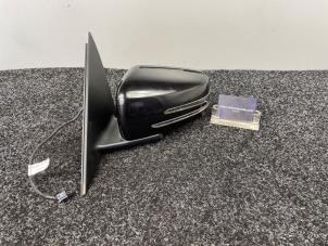 Gebruikte Spiegel Buiten links Mercedes E (W212) Prijs op aanvraag aangeboden door Van Kronenburg Engines
