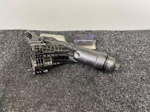 Gebruikte Oliefilterhuis BMW 1 serie (F20) 118d 2.0 16V Prijs € 59,96 Inclusief btw aangeboden door Van Kronenburg Engines