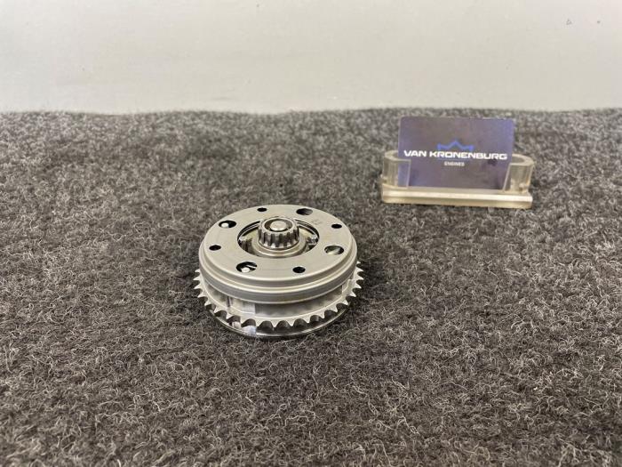 Gebruikte Nokkenas Verstelling BMW 1 serie (F20) 116i 1.5 12V Prijs € 151,25 Inclusief btw aangeboden door Van Kronenburg Engines