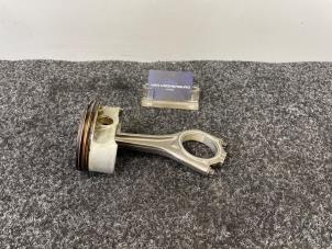 Gebruikte Zuiger BMW X5 (E53) 4.8iS V8 32V Prijs € 60,50 Inclusief btw aangeboden door Van Kronenburg Engines