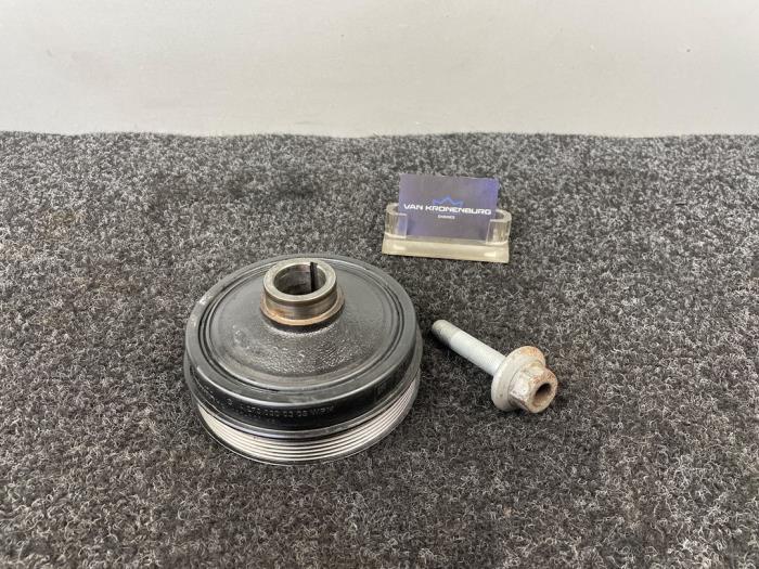 Gebruikte Krukas Poelie Mercedes S (W221) 5.5 S-550 32V Prijs € 39,95 Inclusief btw aangeboden door Van Kronenburg Engines