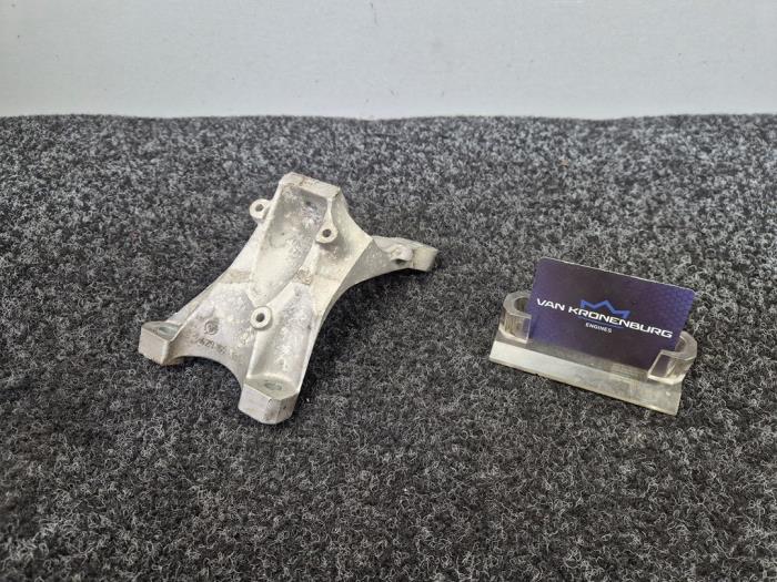 Gebruikte Motorrubber Audi S4 (B6) 4.2 V8 40V Prijs € 25,00 Inclusief btw aangeboden door Van Kronenburg Engines