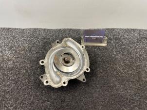 Gebruikte Waterpomp Mercedes Vito (639.6) 3.0 122 CDI V6 24V Prijs € 30,00 Inclusief btw aangeboden door Van Kronenburg Engines