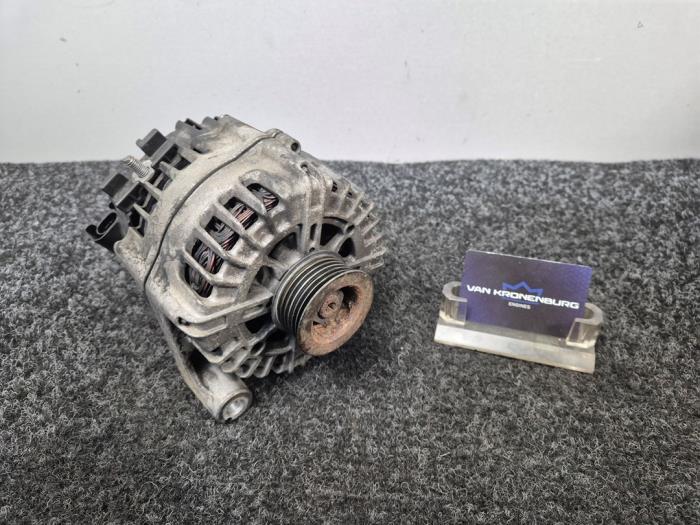 Gebruikte Dynamo BMW 5 serie (F10) 530d 24V Prijs € 124,94 Inclusief btw aangeboden door Van Kronenburg Engines