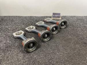 Nieuwe Zuiger Mercedes Vito (447.6) 2.0 119 CDI 16V 4x4 Prijs € 1.250,00 Inclusief btw aangeboden door Van Kronenburg Engines