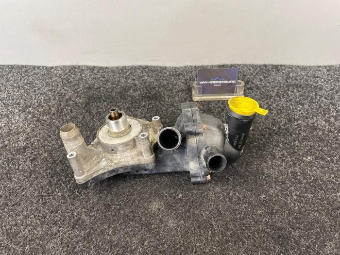 Gebruikte Waterpomp Audi RS 5 (8T3) RS5 4.2 V8 32V Prijs € 139,95 Inclusief btw aangeboden door Van Kronenburg Engines