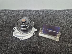 Gebruikte Waterpomp Mercedes Vito (639.6) 3.0 122 CDI V6 24V Prijs € 29,95 Inclusief btw aangeboden door Van Kronenburg Engines