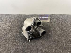 Gebruikte Koelvloeistof pomp BMW 3 serie (E92) 335i 24V Prijs € 121,00 Inclusief btw aangeboden door Van Kronenburg Engines