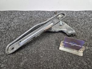 Gebruikte Motorsteun Porsche Cayenne (9PA) 4.5 S V8 32V Prijs € 18,15 Inclusief btw aangeboden door Van Kronenburg Engines