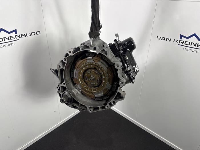 Gebruikte Versnellingsbak Volkswagen Passat (3C2) Prijs € 1.210,00 Inclusief btw aangeboden door Van Kronenburg Engines