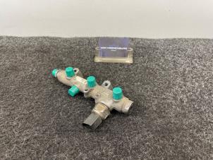 Gebruikte Injector brug Audi A6 Allroad Quattro (C7) 3.0 TDI V6 24V biturbo Prijs € 30,00 Inclusief btw aangeboden door Van Kronenburg Engines