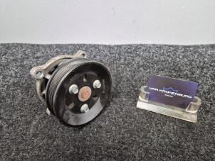 Gebruikte Koelvloeistof pomp Landrover Range Rover IV (LG) 4.4 SDV8 32V Prijs € 39,95 Inclusief btw aangeboden door Van Kronenburg Engines